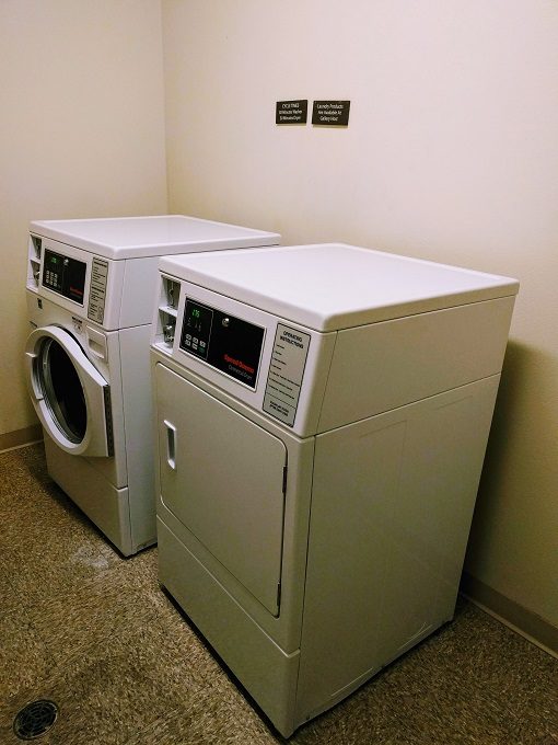 Hyatt Place Dallas Garland Richardson - Guest laundry room