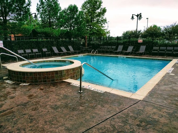 Hyatt Place Dallas Garland Richardson - Outdoor swimming pool & whirlpool