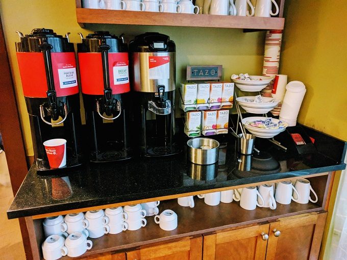 Hyatt Place Dallas Garland Richardson breakfast - Coffee & tea station