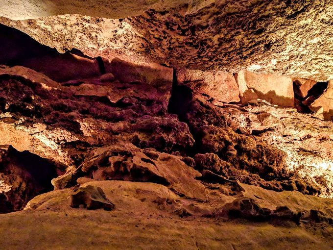 Inner Space Cavern, Georgetown TX - Fault line