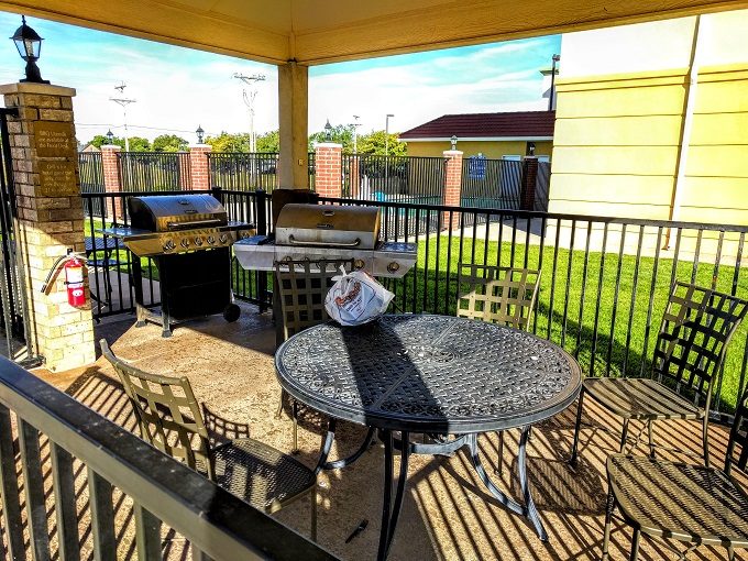 Candlewood Suites Abilene, Texas - Grill and outdoor seating
