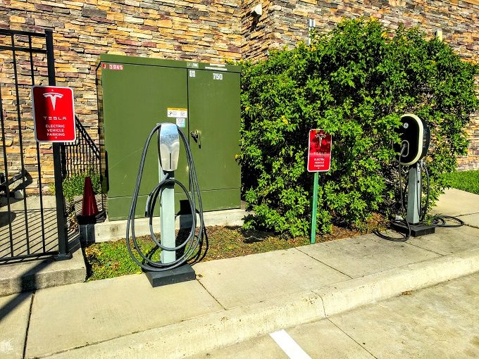 Hyatt Place Corpus Christi, Texas - Tesla charging station