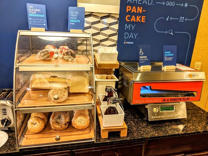 Holiday Inn Express Canyon breakfast - Breads, bagels, muffins & pancake machine