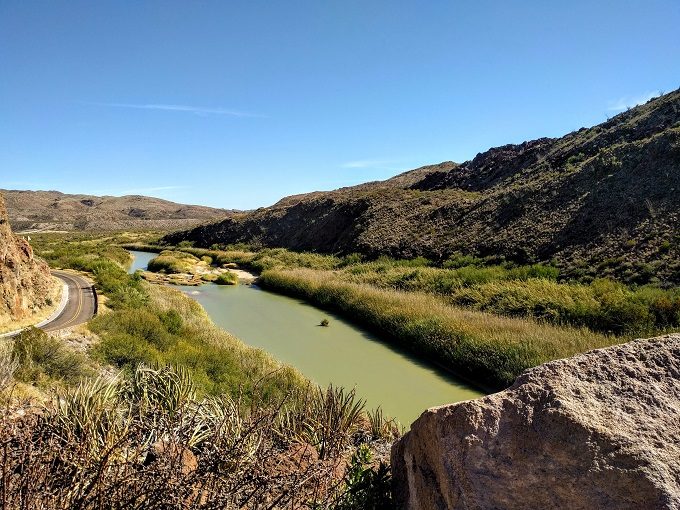 Scenic drive through Big Bend Ranch State Park