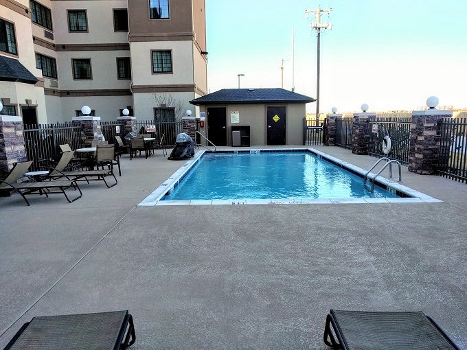 Staybridge Suites Odessa, Texas - Outdoor swimming pool