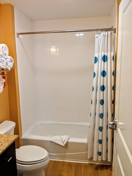 TownePlace Suites Garden City, Kansas - Bathtub with shower