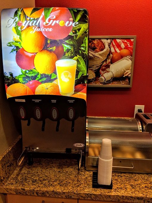 TownePlace Suites Garden City, Kansas breakfast - Juice machine