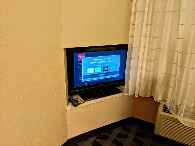 TownePlace Suites Wichita East, Kansas - Living room TV