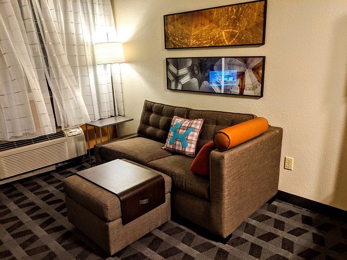 TownePlace Suites Wichita East, Kansas - Sofa bed & ottoman