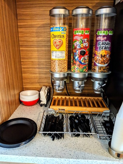 TownePlace Suites Wichita East, Kansas breakfast - Cereals