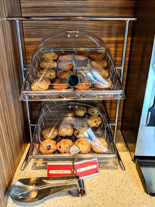 TownePlace Suites Wichita East, Kansas breakfast - Muffins