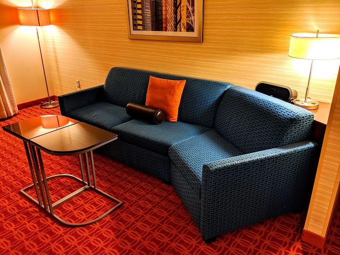 Fairfield Inn & Suites Hutchinson, Kansas - Couch & table