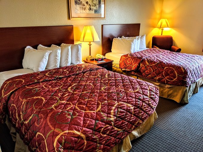 Rodeway Inn & Suites Parsons, Kansas - 2 queen beds