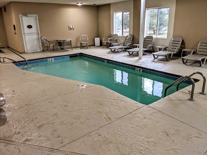 Rodeway Inn & Suites Parsons, Kansas - Swimming pool