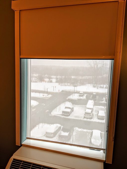 Home2 Suites Chantilly Dulles Airport - Bedroom blinds