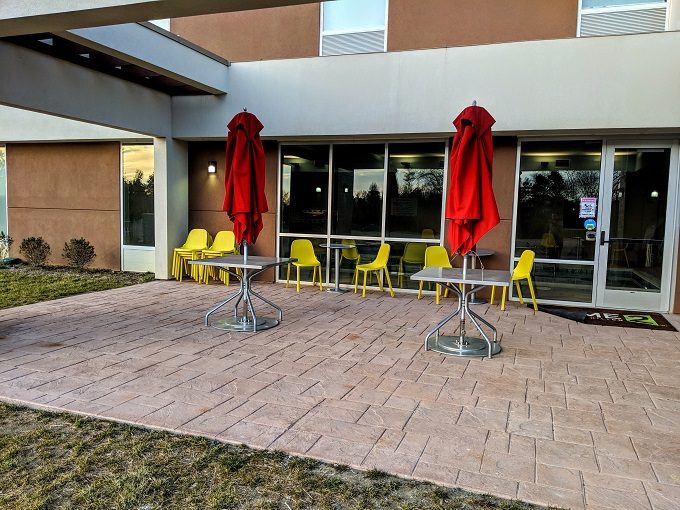 Home2 Suites Chantilly Dulles Airport - Outdoor seating with grills