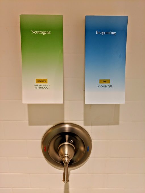 Home2 Suites Chantilly Dulles Airport - Shampoo & shower gel