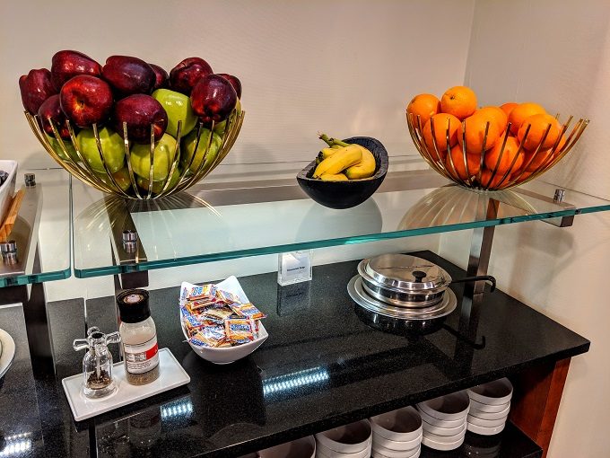 Air France Lounge (Priority Pass) at Boston Logan Airport - Minestrone soup & fruit