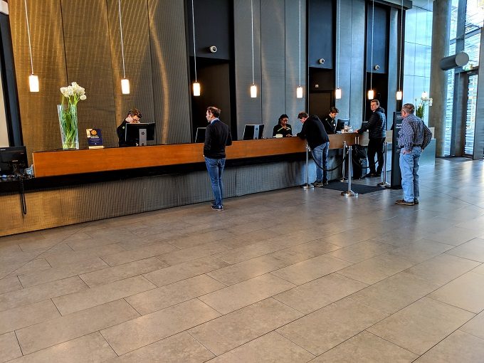 DoubleTree Amsterdam Centraal Station - Front desk