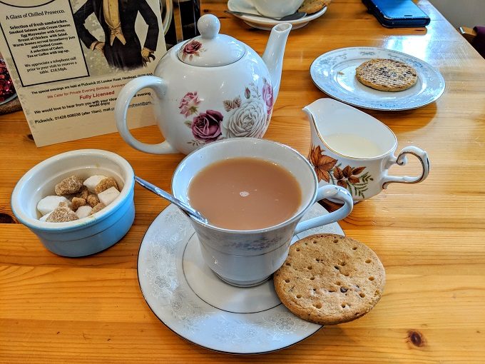 Tea & biscuits at Pickwick's in Haslemere, UK