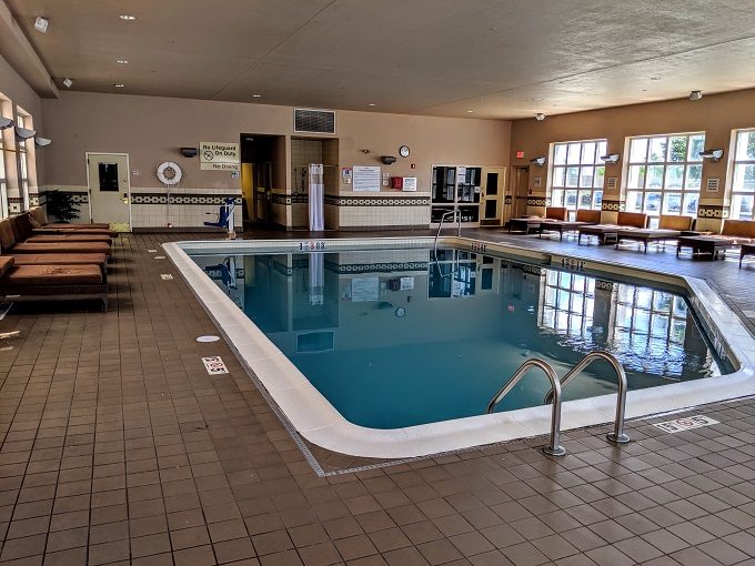 Hampton Inn Providence-Warwick Airport, Rhode Island - Swimming pool