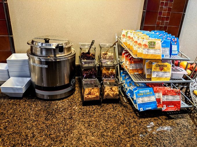 Hyatt House Shelton, Connecticut breakfast - Cereal, hot oatmeal & toppings
