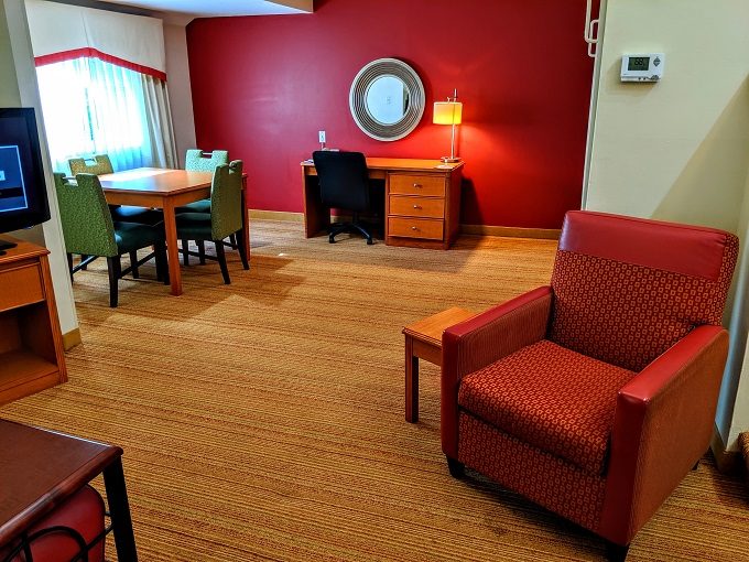 Residence Inn Hartford Windsor, Connecticut - Armchair, dining table & office desk