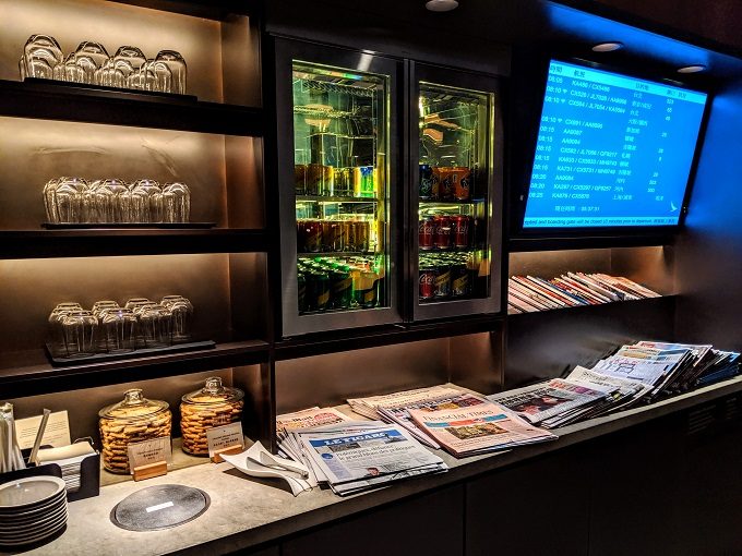 Cathay Pacific The Pier Business Class Lounge, Hong Kong Airport - Soft drinks, newspapers & magazines