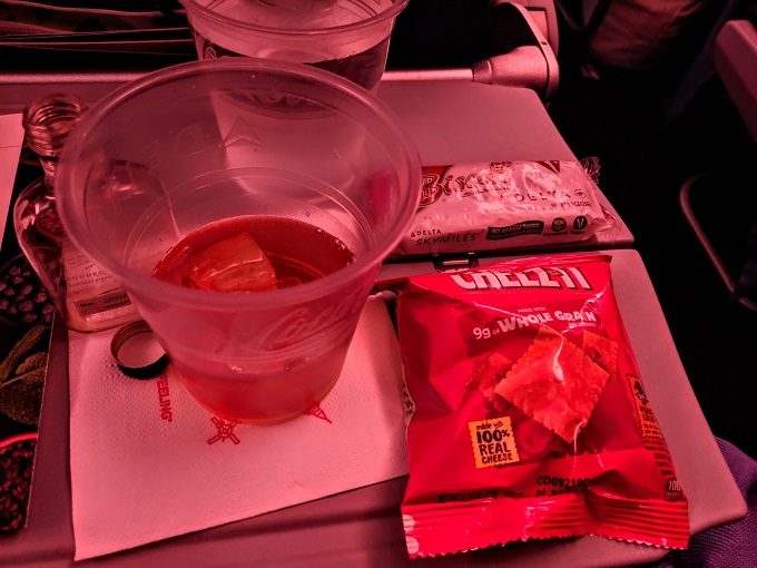 Delta Economy Class Tokyo Narita To Atlanta - Whiskey & snacks