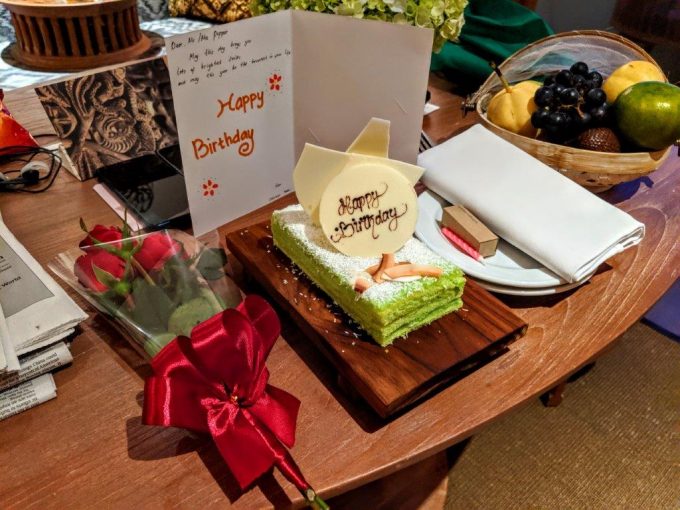 Hyatt Regency Bali - Birthday cake & flowers