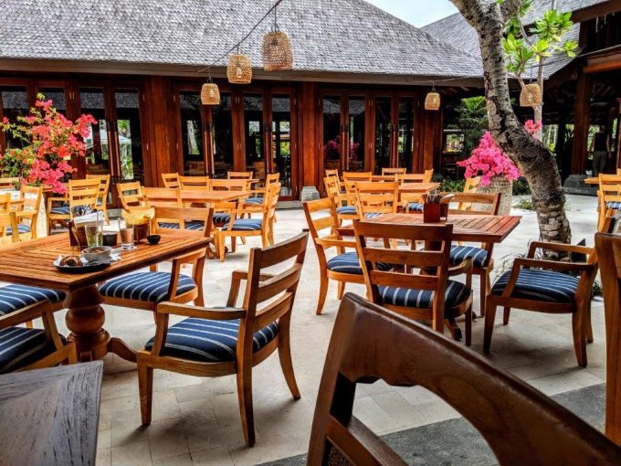 Hyatt Regency Bali - Omang Omang seating