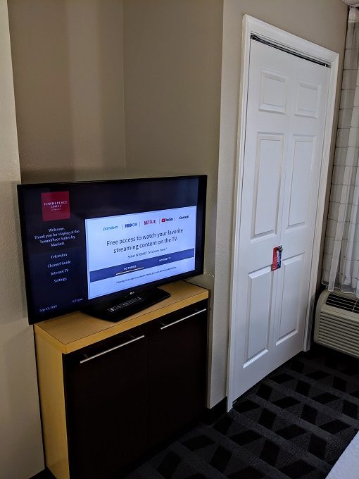 TownePlace Suites Winchester, Virginia - TV, cupboards & closet