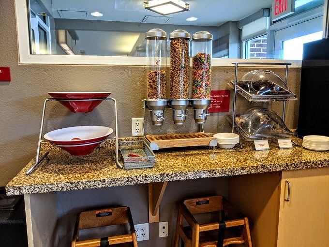 TownePlace Suites Winchester, Virginia breakfast - Fruit, cereal & muffins
