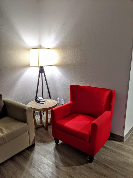 Country Inn & Suites Chattanooga-Lookout Mountain - Armchair & side table