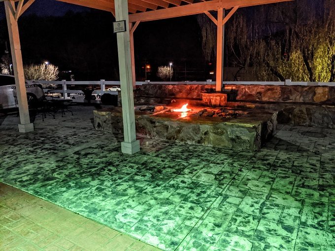 Country Inn & Suites Chattanooga-Lookout Mountain - Fire pit