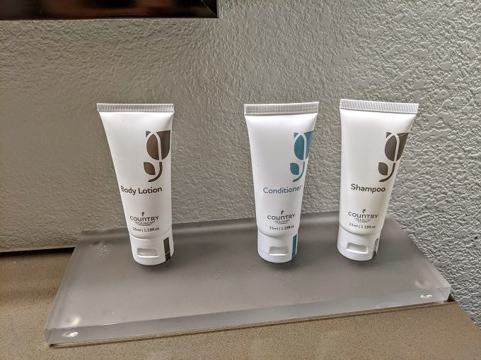 Country Inn & Suites Chattanooga-Lookout Mountain - Toiletries