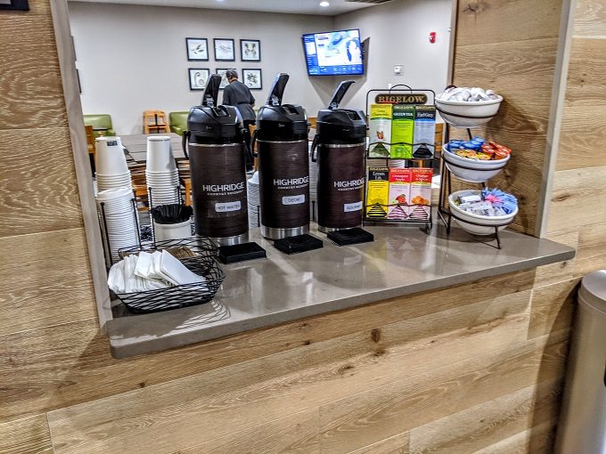 Country Inn & Suites Chattanooga-Lookout Mountain breakfast - 24-7 coffee & tea station