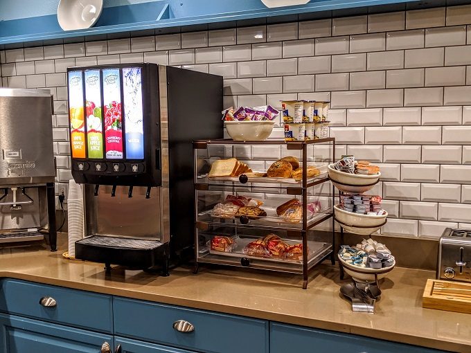 Country Inn & Suites Chattanooga-Lookout Mountain breakfast - Juice machine, breads & pastries