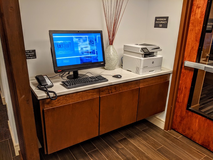 Hilton Nashville Airport, Tennessee - Business center in Executive lounge