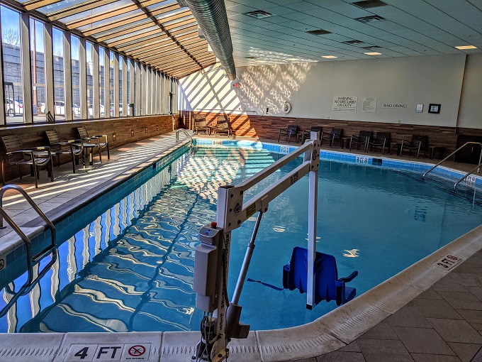 Hilton Nashville Airport, Tennessee - Indoor swimming pool