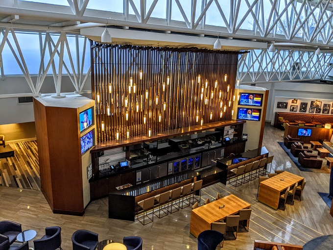 Hilton Nashville Airport, Tennessee - The Atrium Bar