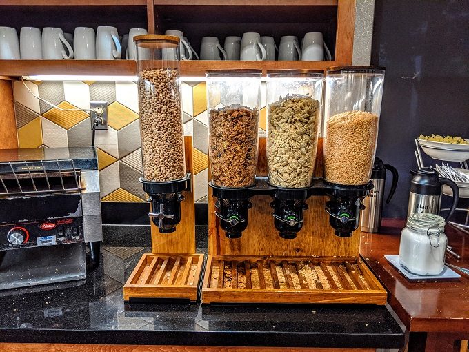 Hyatt Place Memphis-Primacy Parkway breakfast - Cereal