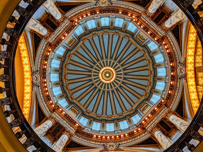 Dome inside the Mississippi State Capitol building