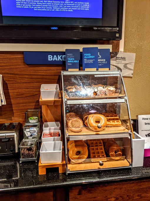 Holiday Inn Express New Albany, Mississippi breakfast - Breads, bagels & muffins