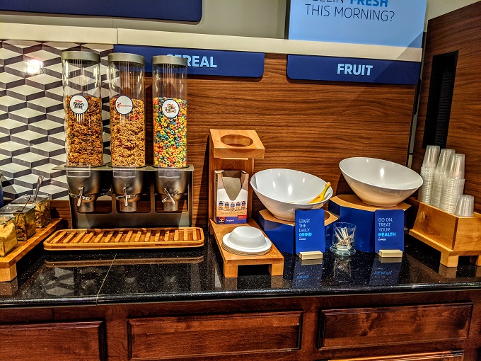 Holiday Inn Express New Albany, Mississippi breakfast - Cereal & fruit