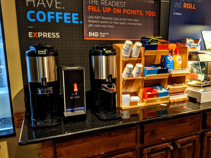 Holiday Inn Express New Albany, Mississippi breakfast - Coffee & tea stations