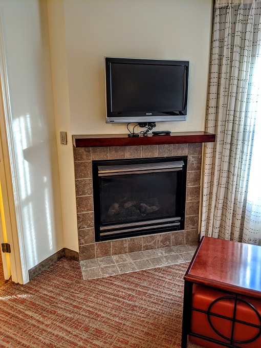 Residence Inn Jackson Ridgeland, MS - Fireplace & TV