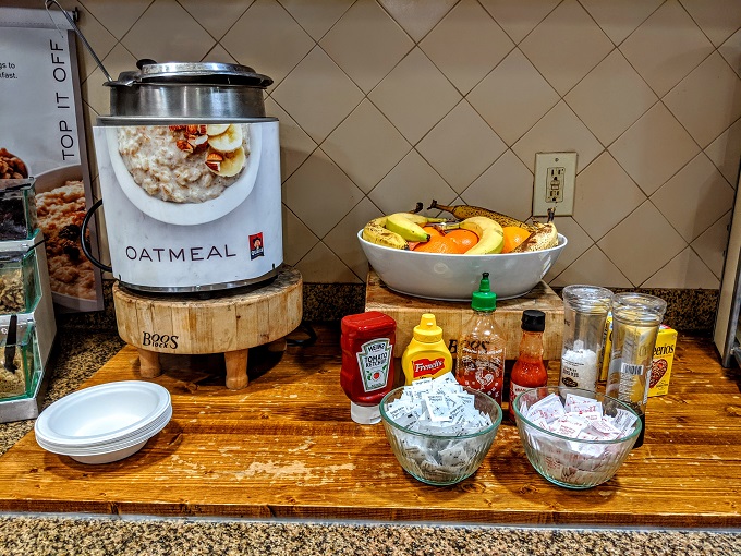 Residence Inn Jackson Ridgeland, MS breakfast - Hot oatmeal & fruit