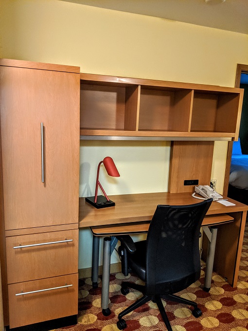 TownePlace Suites New Orleans Metairie - Desks, office chair & storage