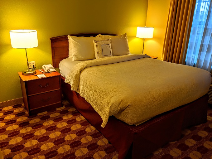 TownePlace Suites New Orleans Metairie - Queen bed